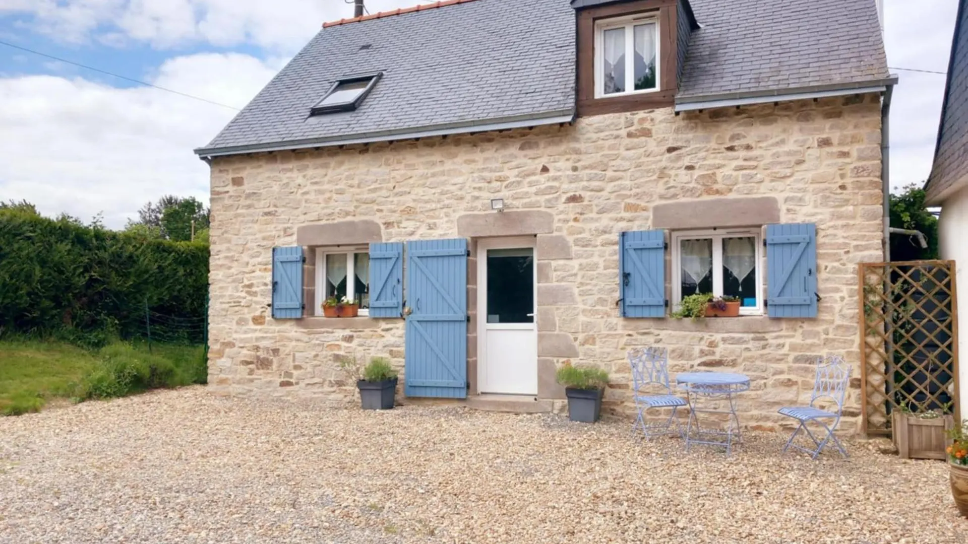 Cottage Lavandes Et Cottages Roses Credin 프랑스